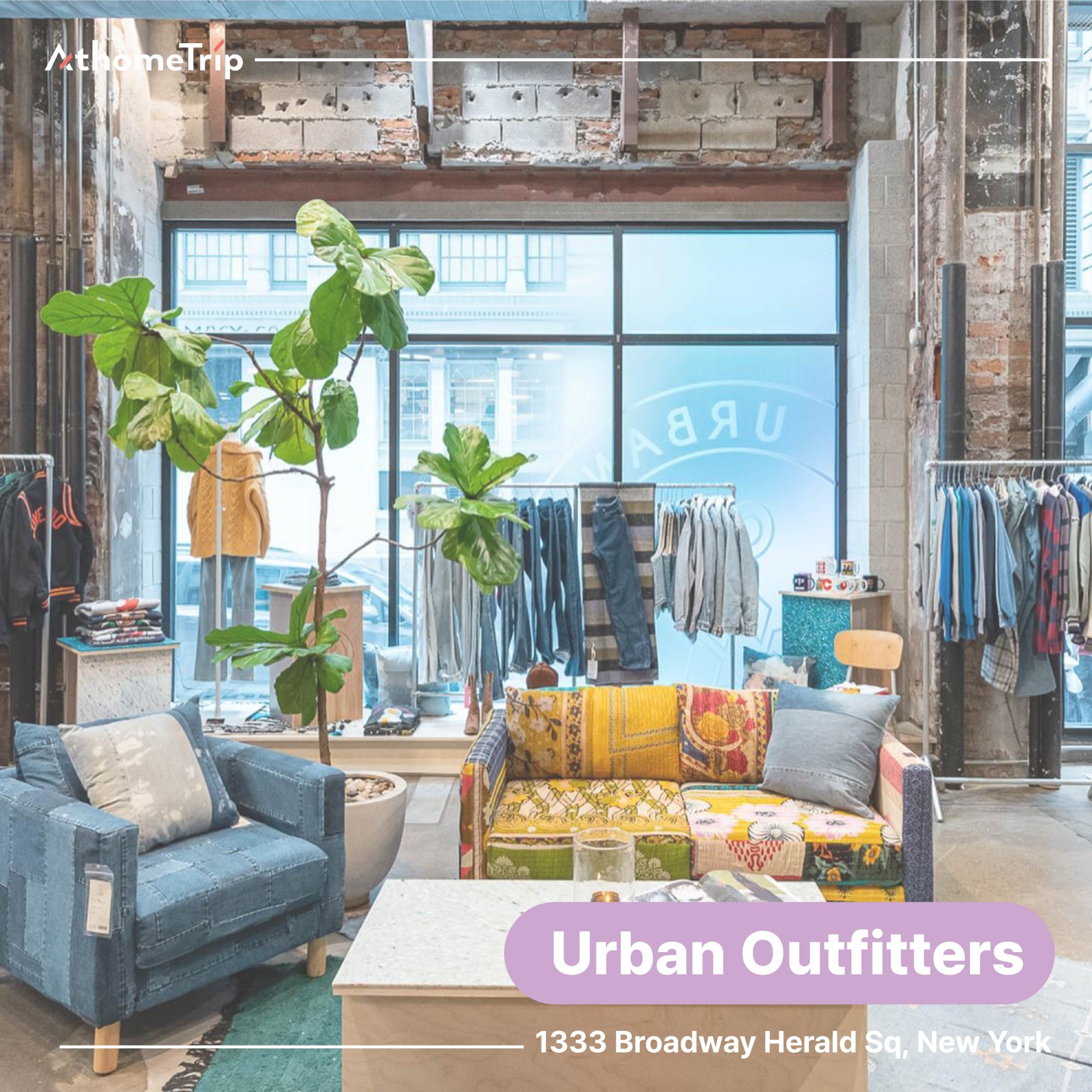 Urban Outfitters 상업 공간 내부에 소파, 의자, 옷걸이와 식물이 배치된 모습